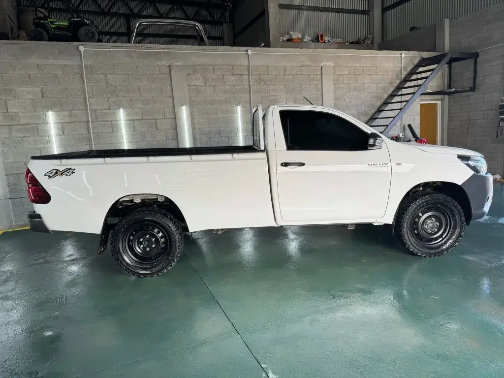 
								Toyota Hilux 2020 full									