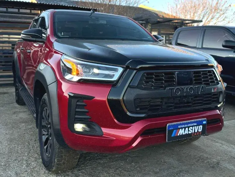 
								Toyota Hilux GR-Sport 2023 full									