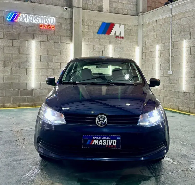 
								Volkswagen Gol Trend full									